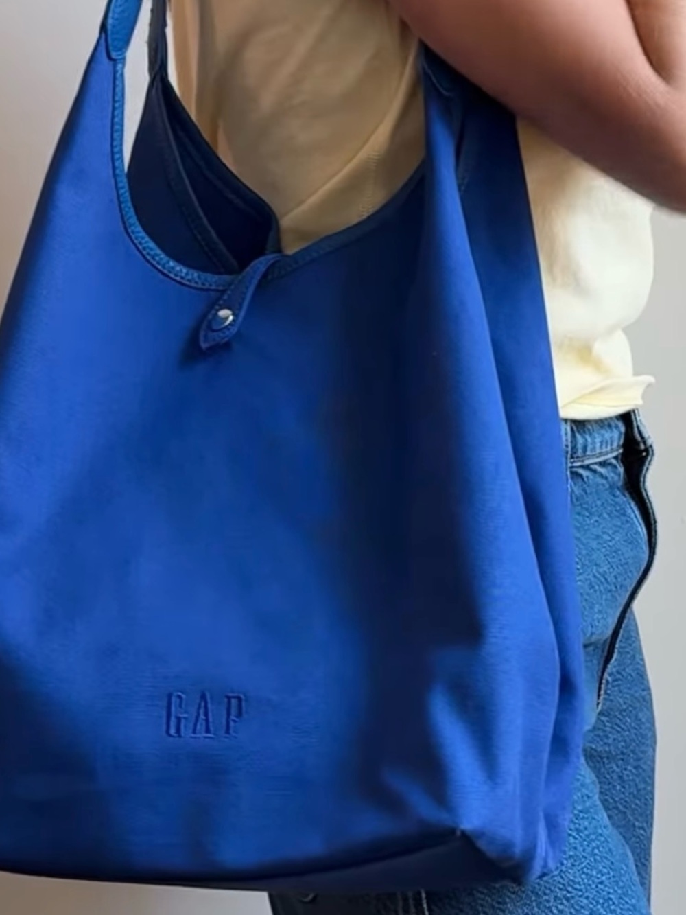 GAP Mosaic Blue Canvas Slouchy Tote - Picture 4 of 4